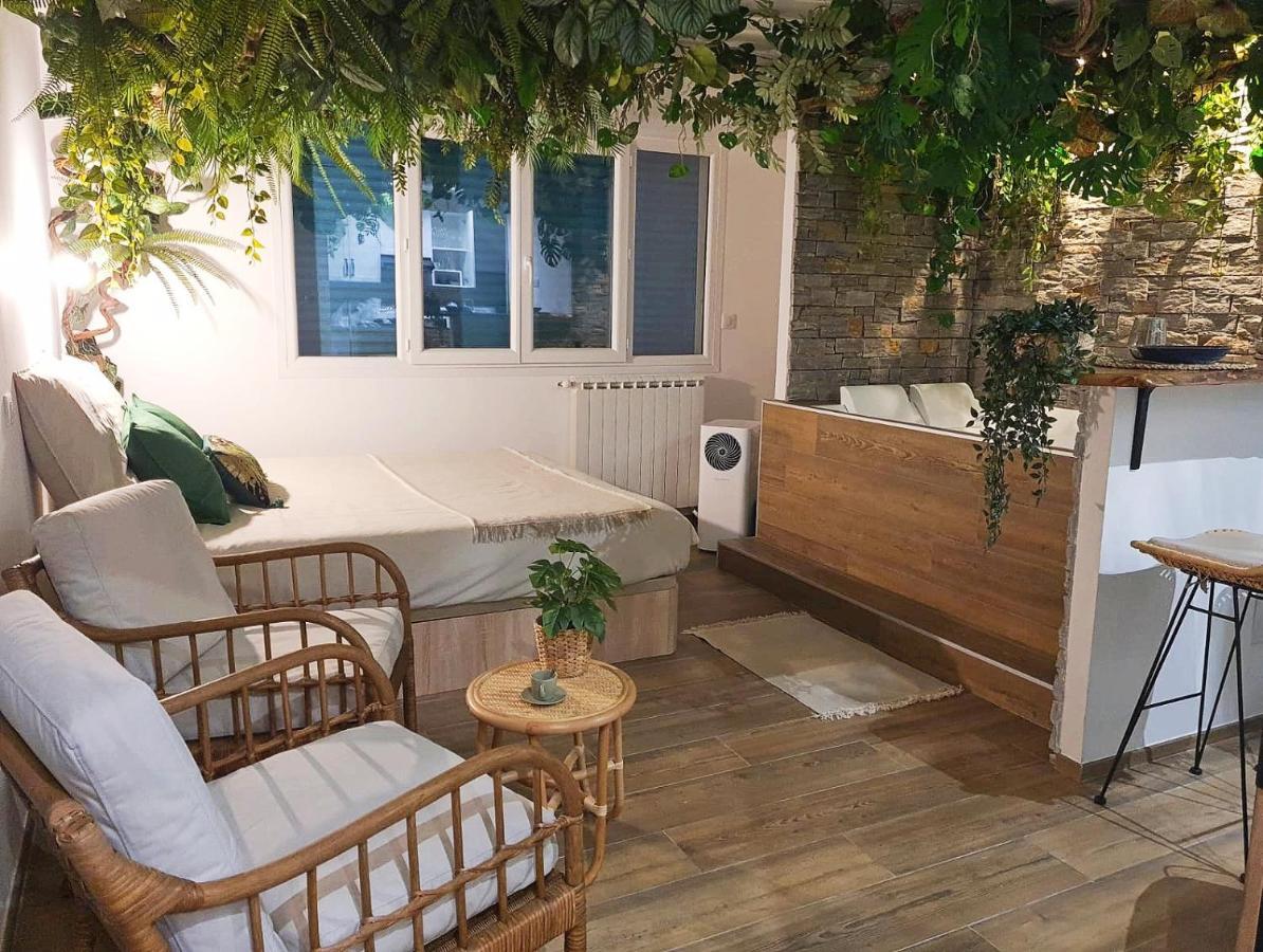 Jungle Room Канны Экстерьер фото