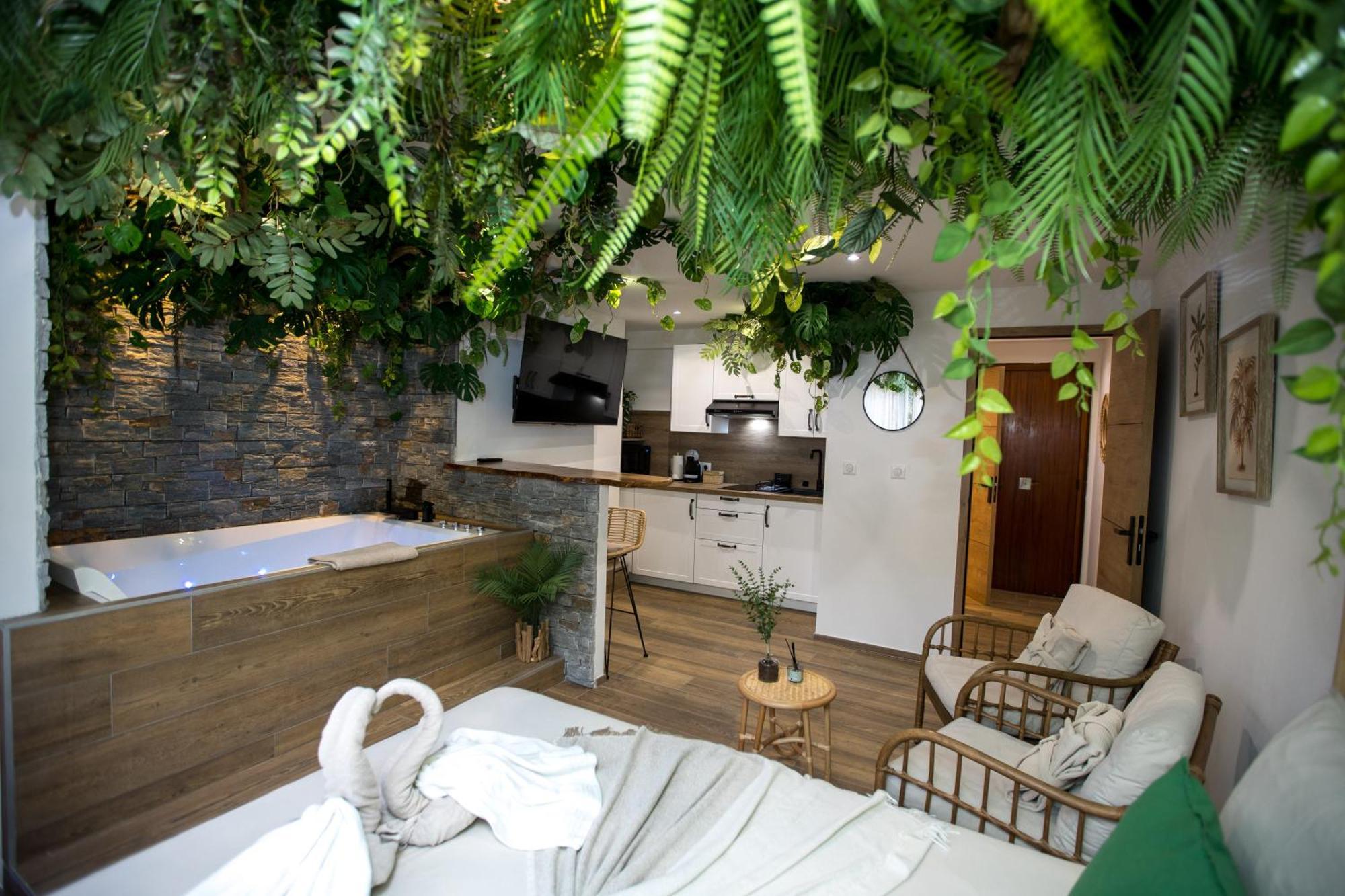 Jungle Room Канны Экстерьер фото